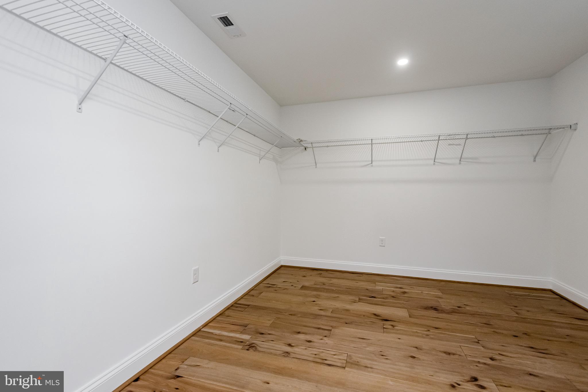 OYSTER HARBOR - Residential