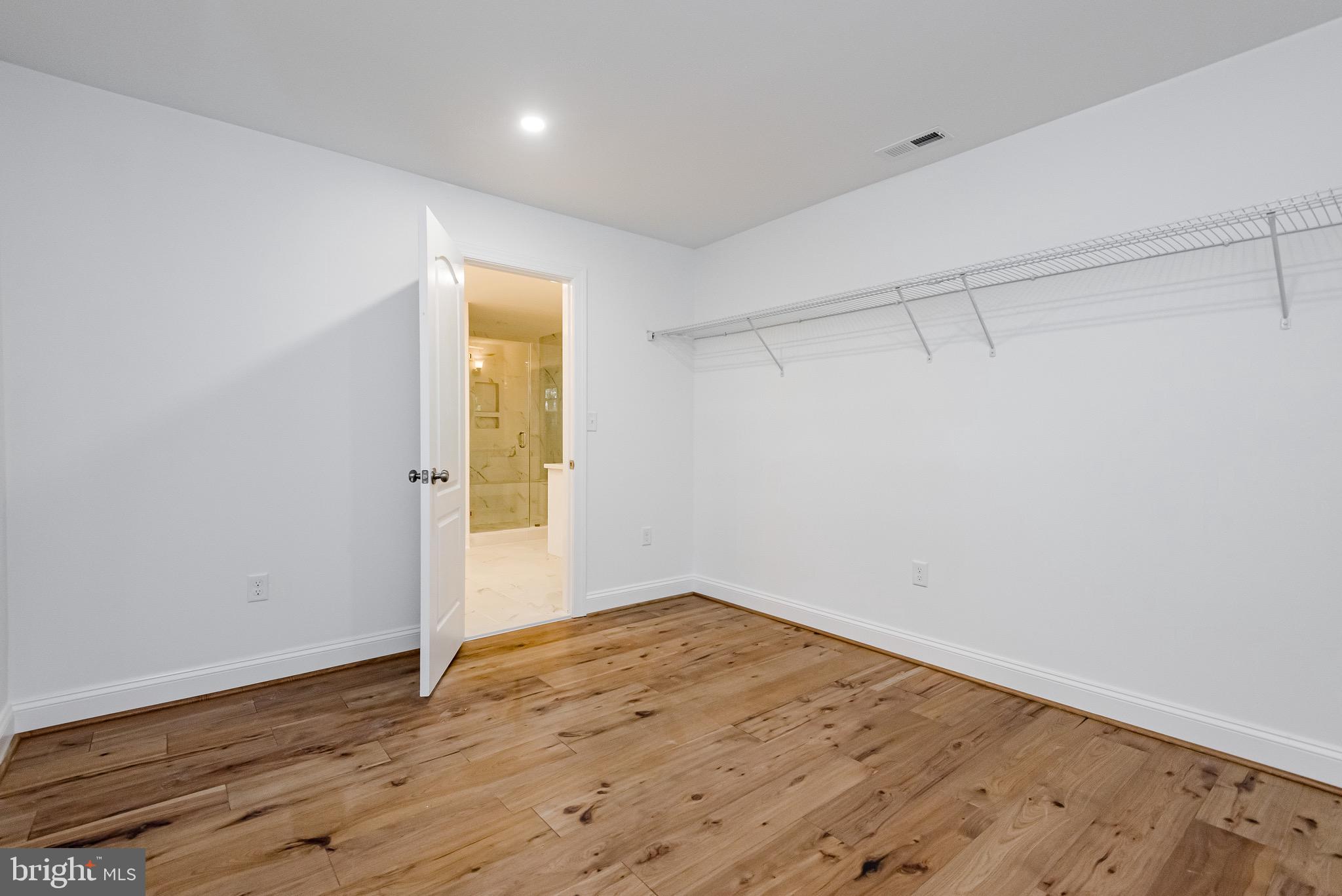 OYSTER HARBOR - Residential