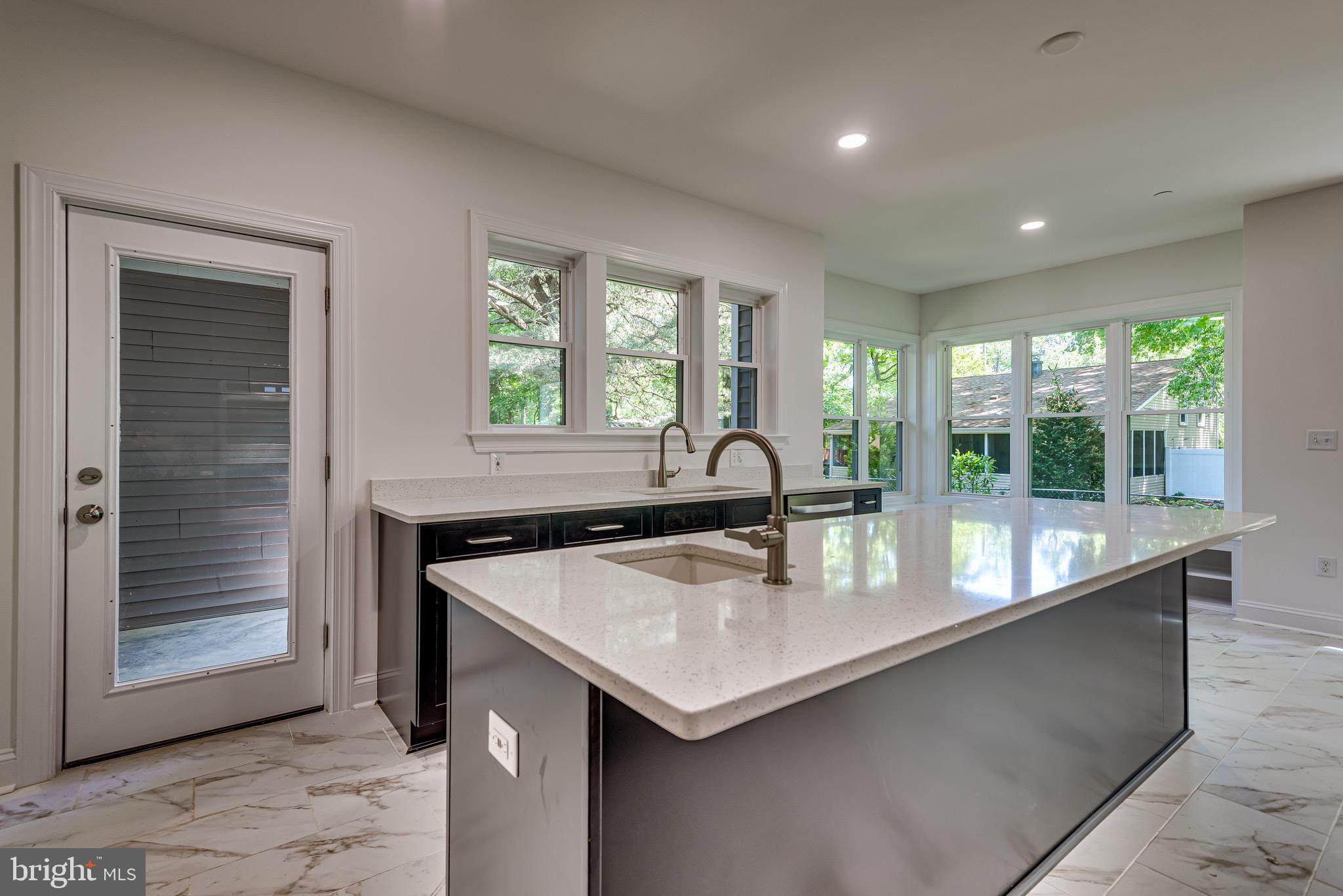 OYSTER HARBOR - Residential