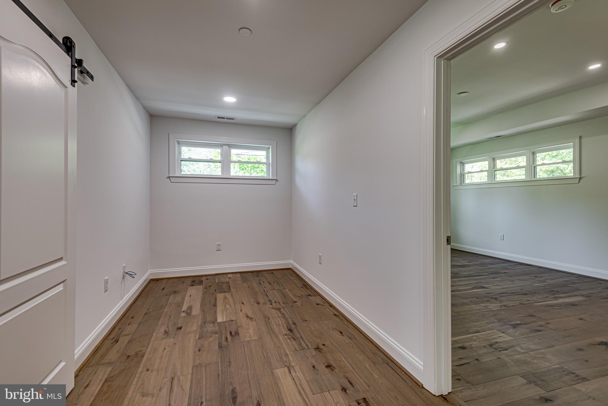 OYSTER HARBOR - Residential