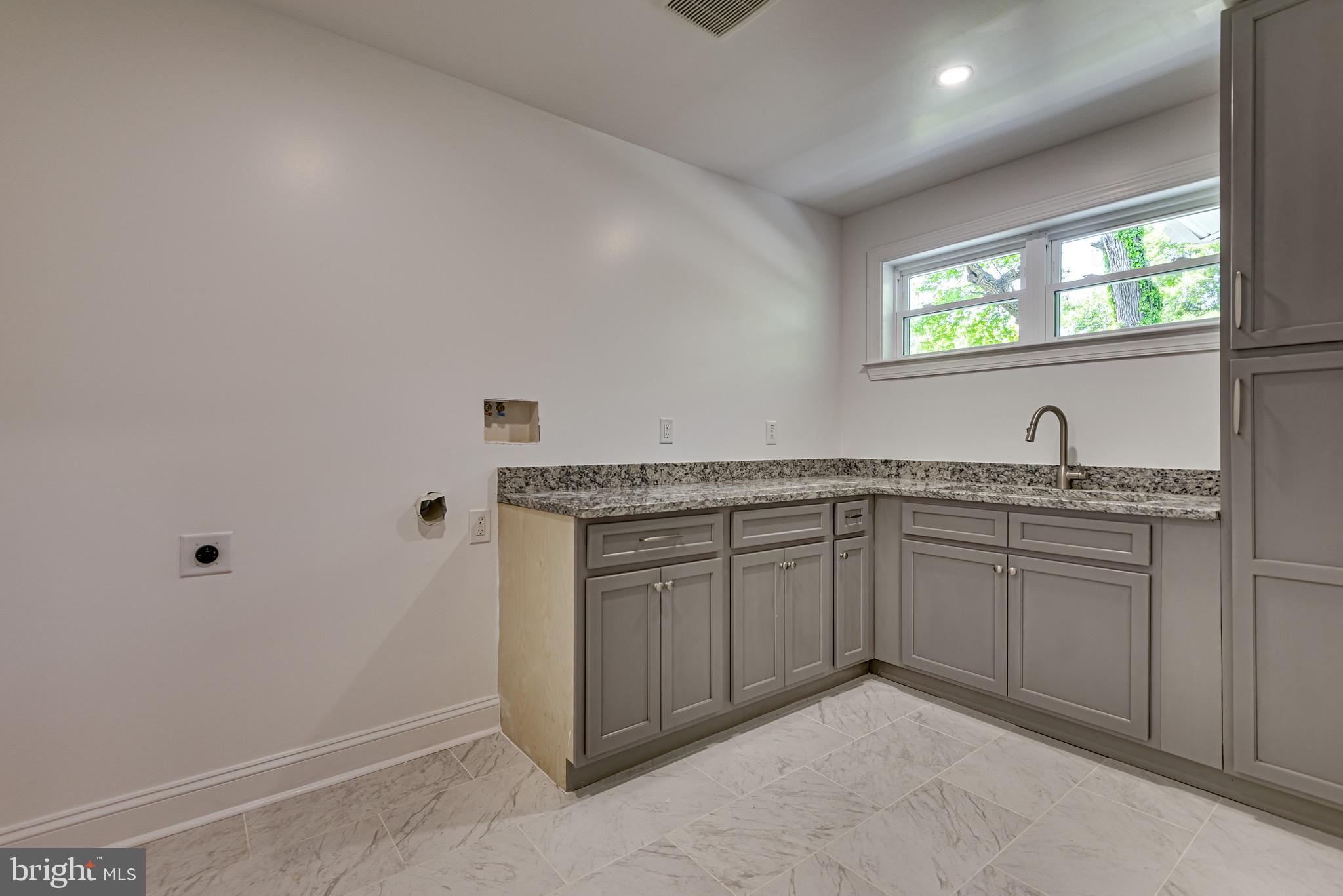 OYSTER HARBOR - Residential