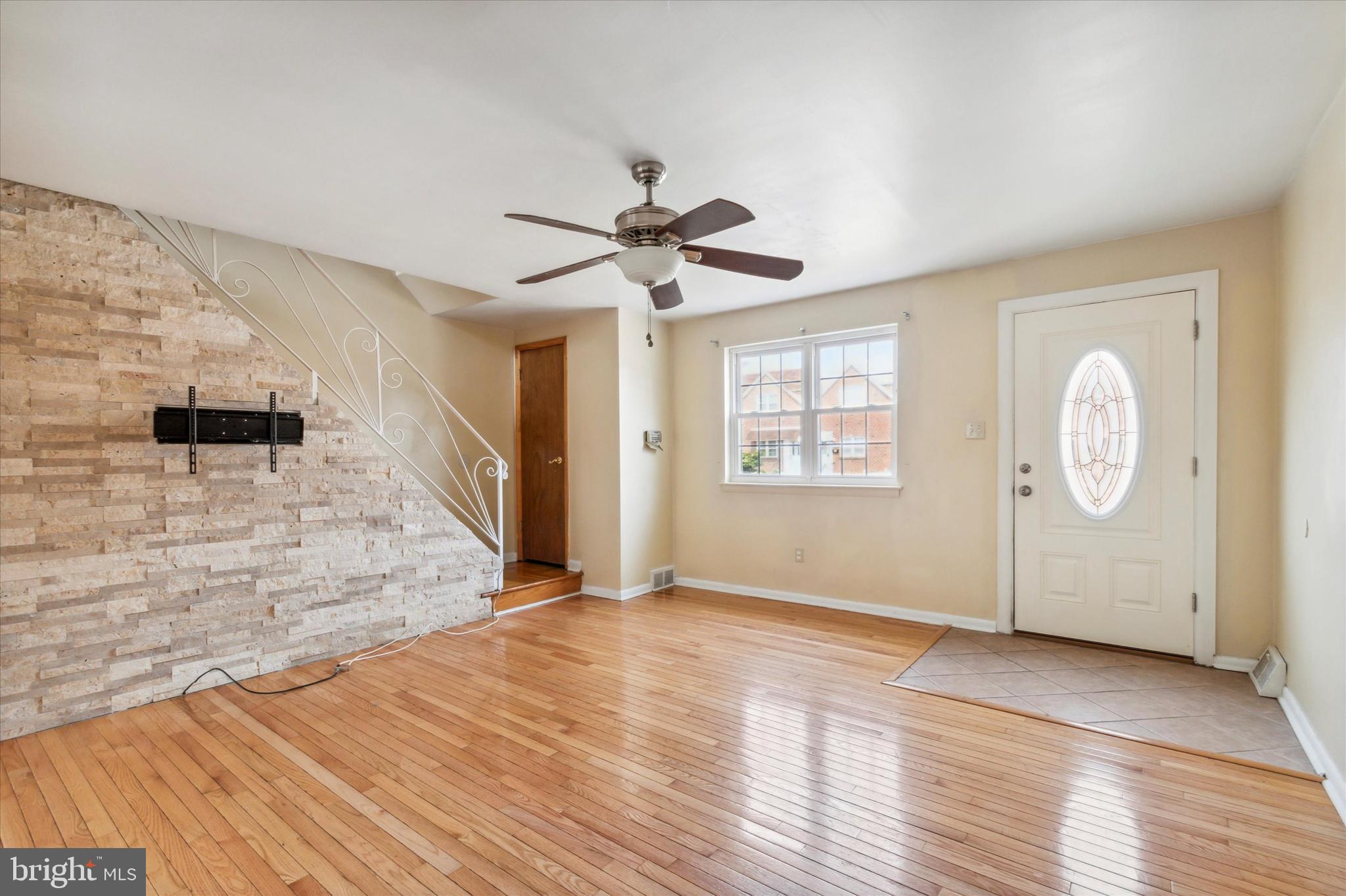 OXFORD CIRCLE - Residential