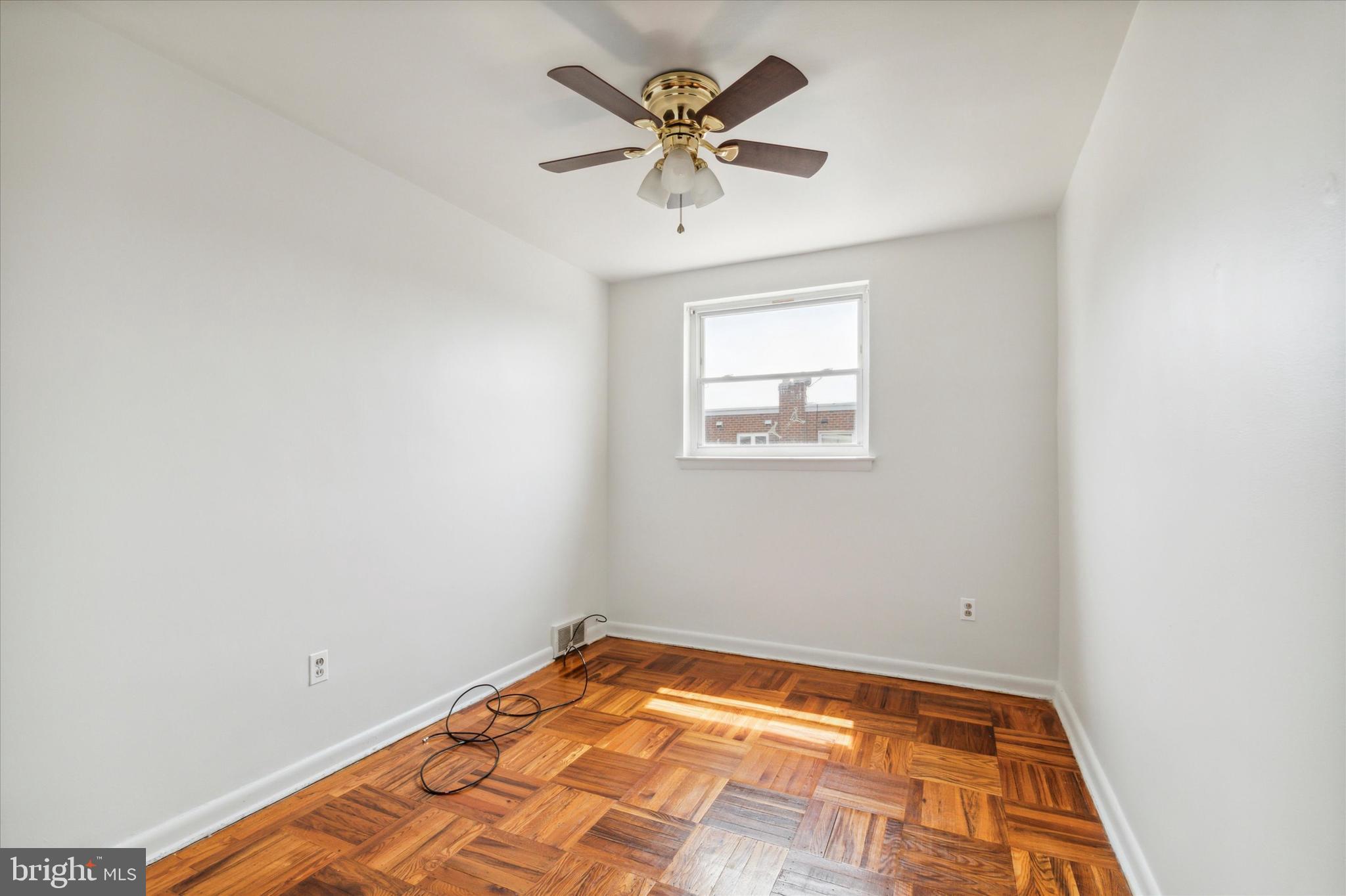 OXFORD CIRCLE - Residential