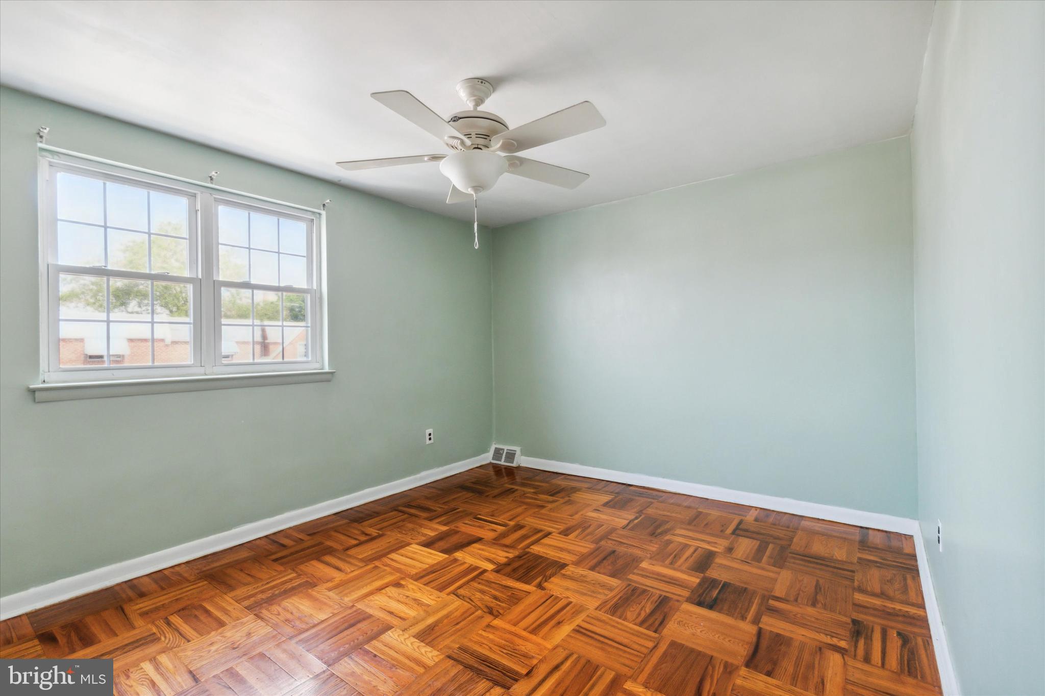 OXFORD CIRCLE - Residential