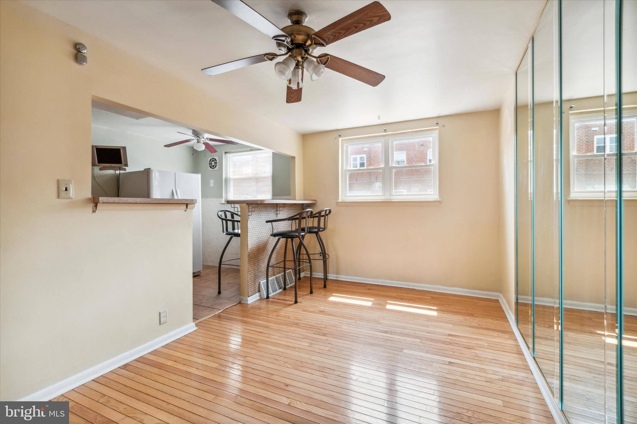 OXFORD CIRCLE - Residential