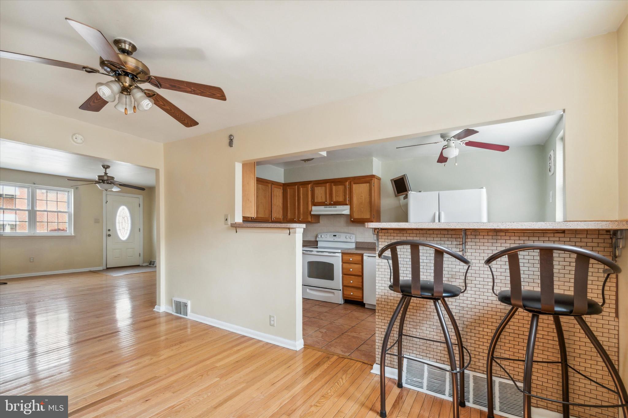 OXFORD CIRCLE - Residential