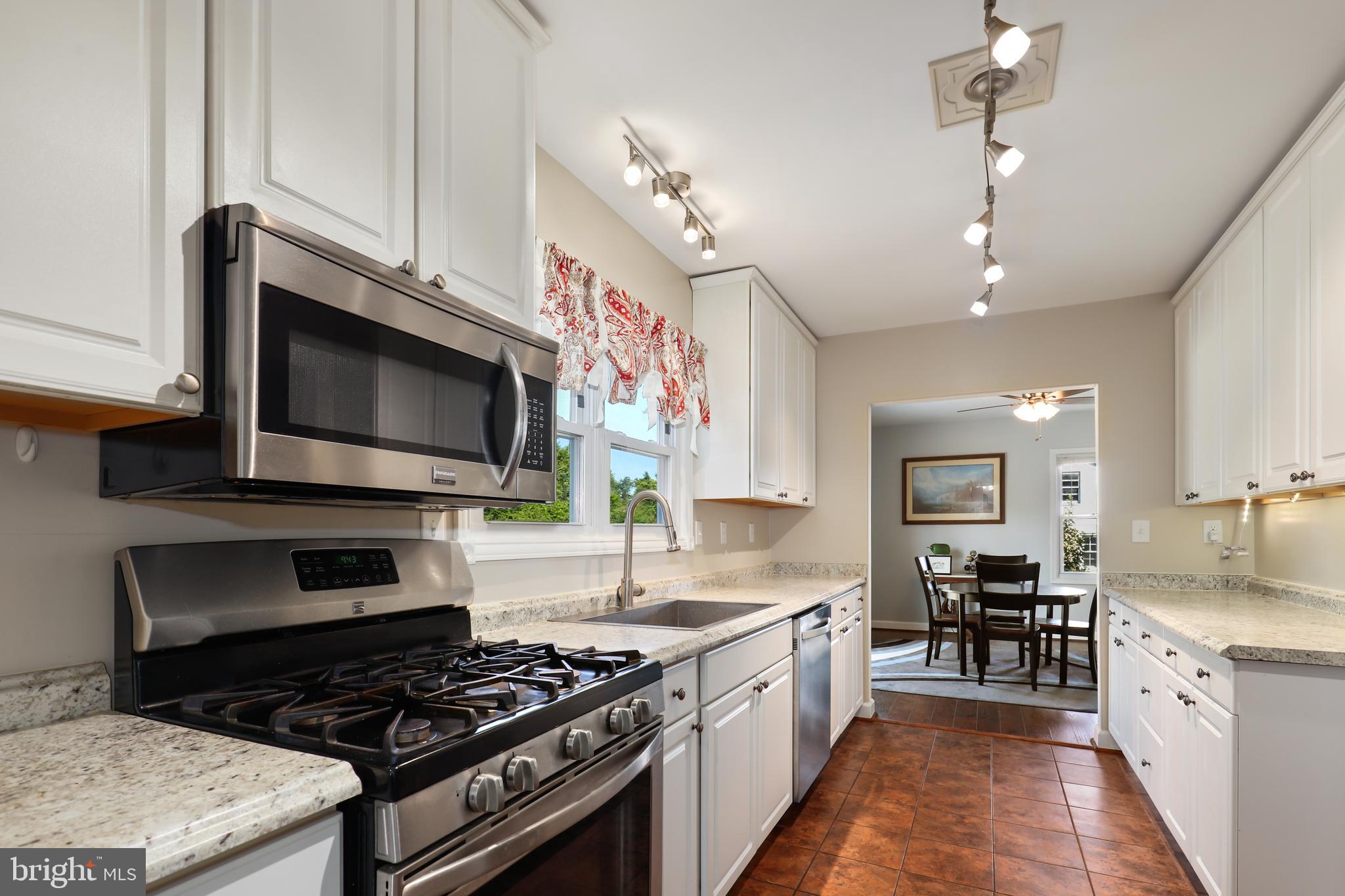 GROVETON HEIGHTS - Residential