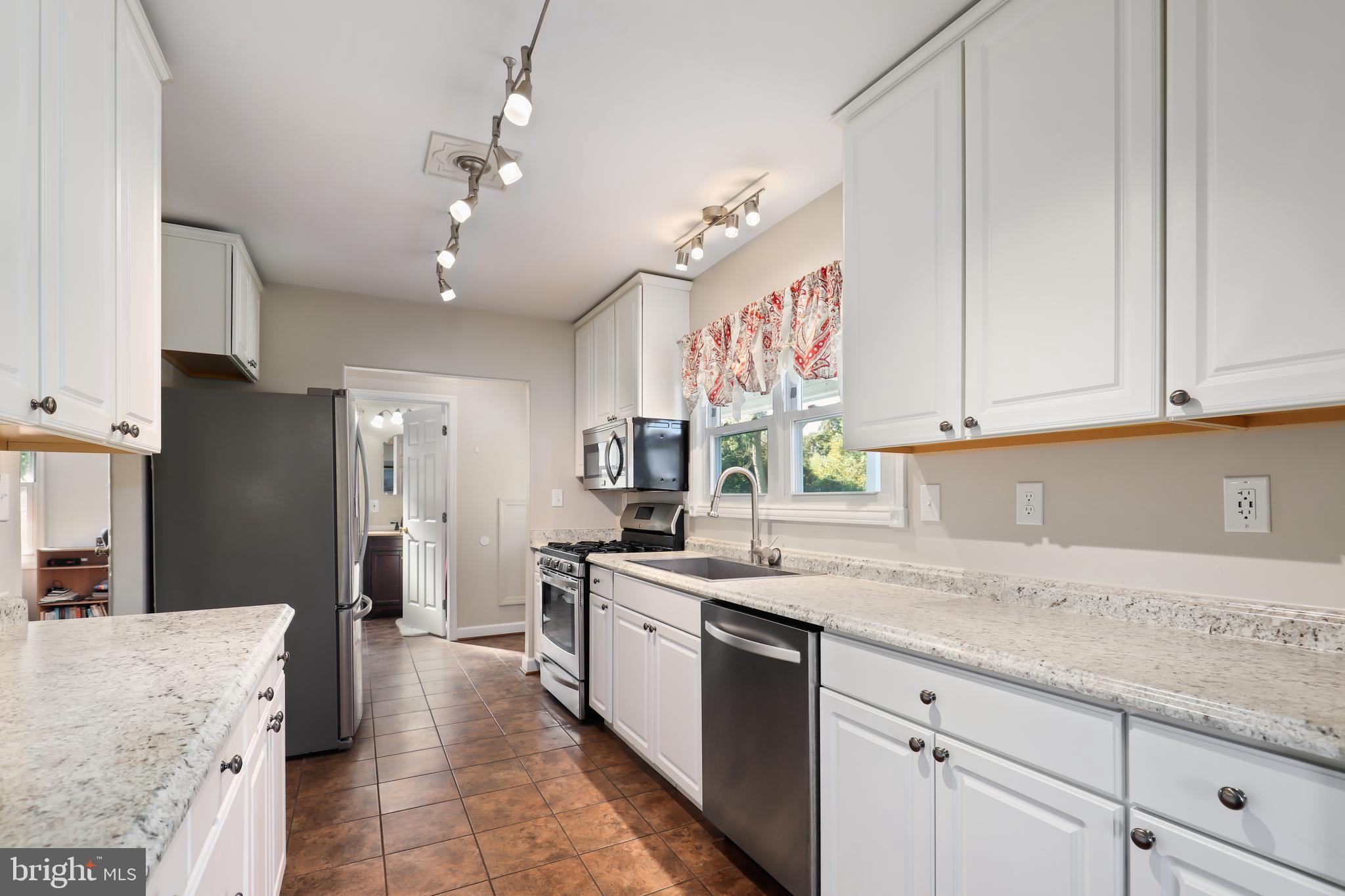 GROVETON HEIGHTS - Residential