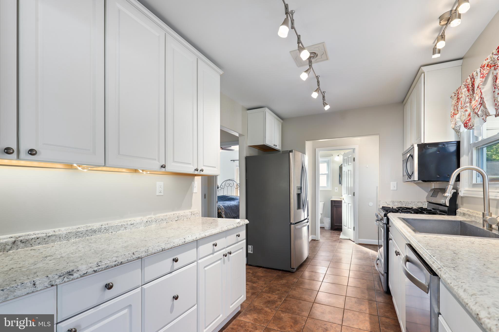 GROVETON HEIGHTS - Residential