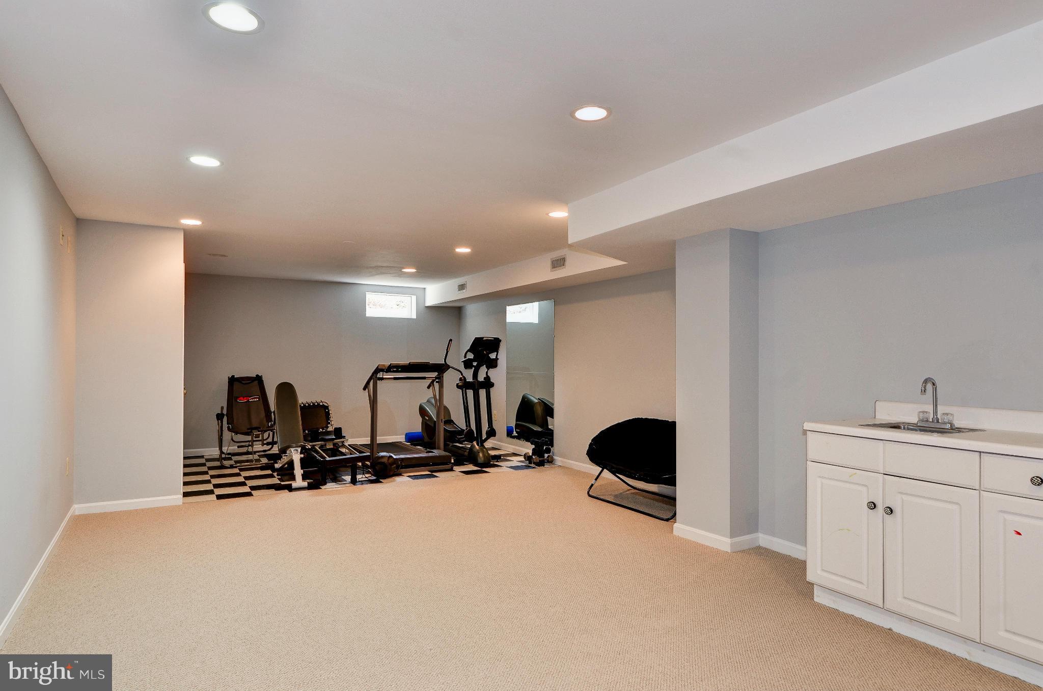 WILLOWS OF POTOMAC - Residential