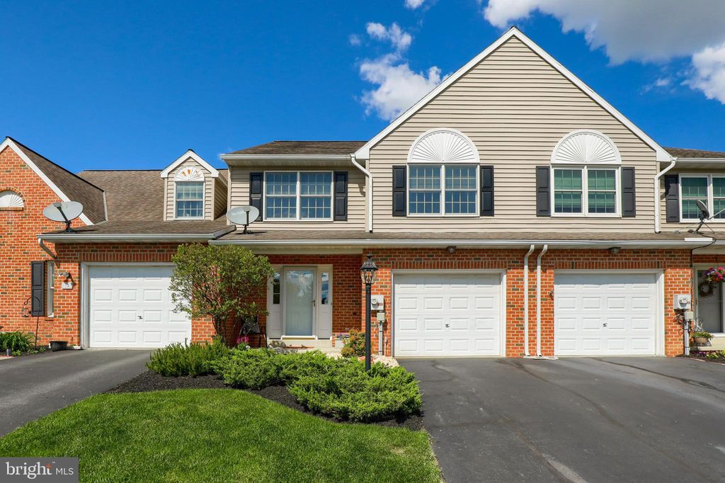 Photo of 16 SPRING HILL LN, MOUNTVILLE, PA 17554 (MLS # PALA2040318)