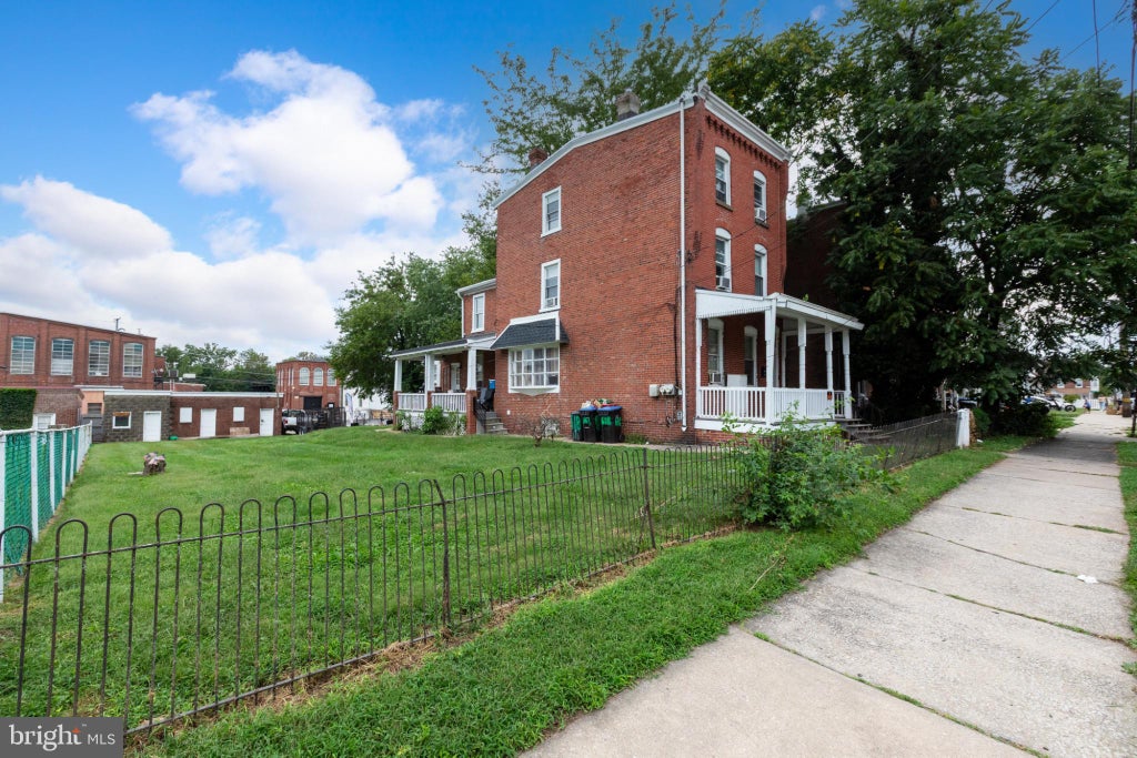 Photo of NORRISTOWN, PA 19401 (MLS # PAMC2195136)