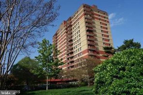 Photo of 801 N Pitt Street #113, ALEXANDRIA, VA 22314 (MLS # VAAX2063348)