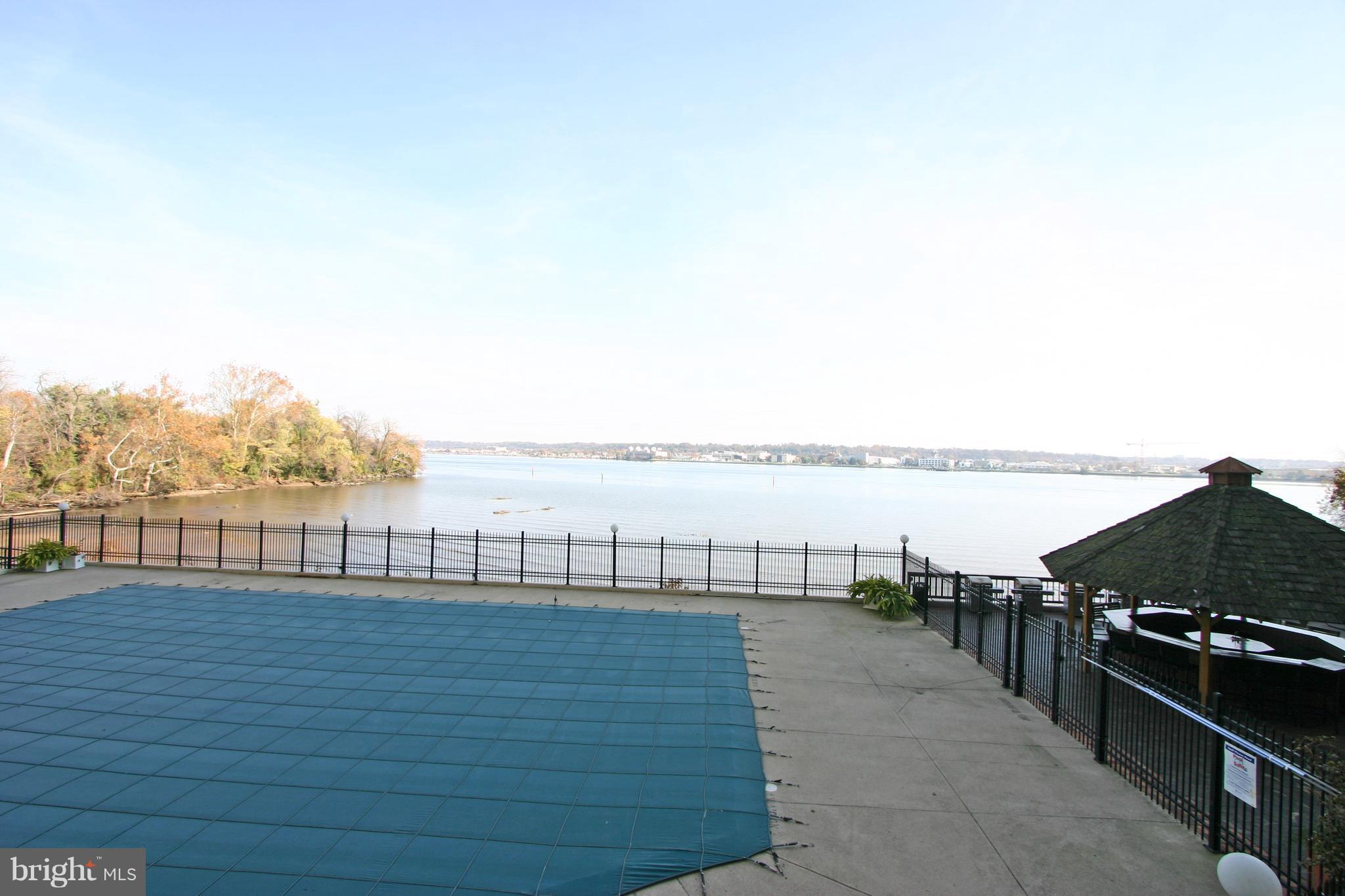 MARINA TOWERS - Residential