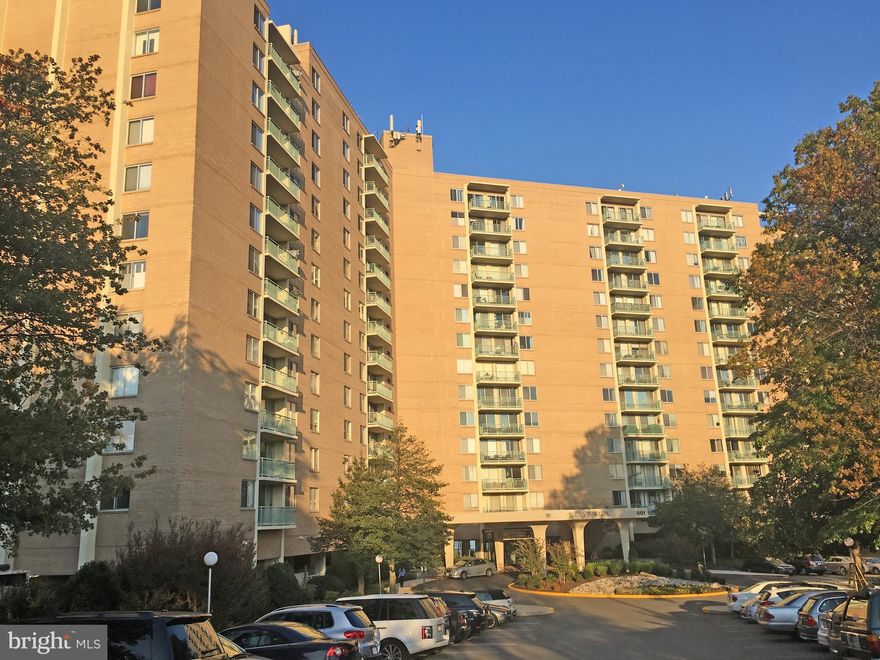 Motivated! Great 11th floor condo w/ stunning NE river & DC views. Marina Towers sits on shore of Potomac & 1 block to GW Parkway. Jog/bike path just out the door & walk to restrnts. EZ commute to DC, Old Town, Pentagon & airport. Hardwood floors; tile in kitchen. Large walk-in closet. New windows. Pool, gym, sauna, 24-hr front desk, valet, conv store. Off-street prk. Condo fee includes utilities