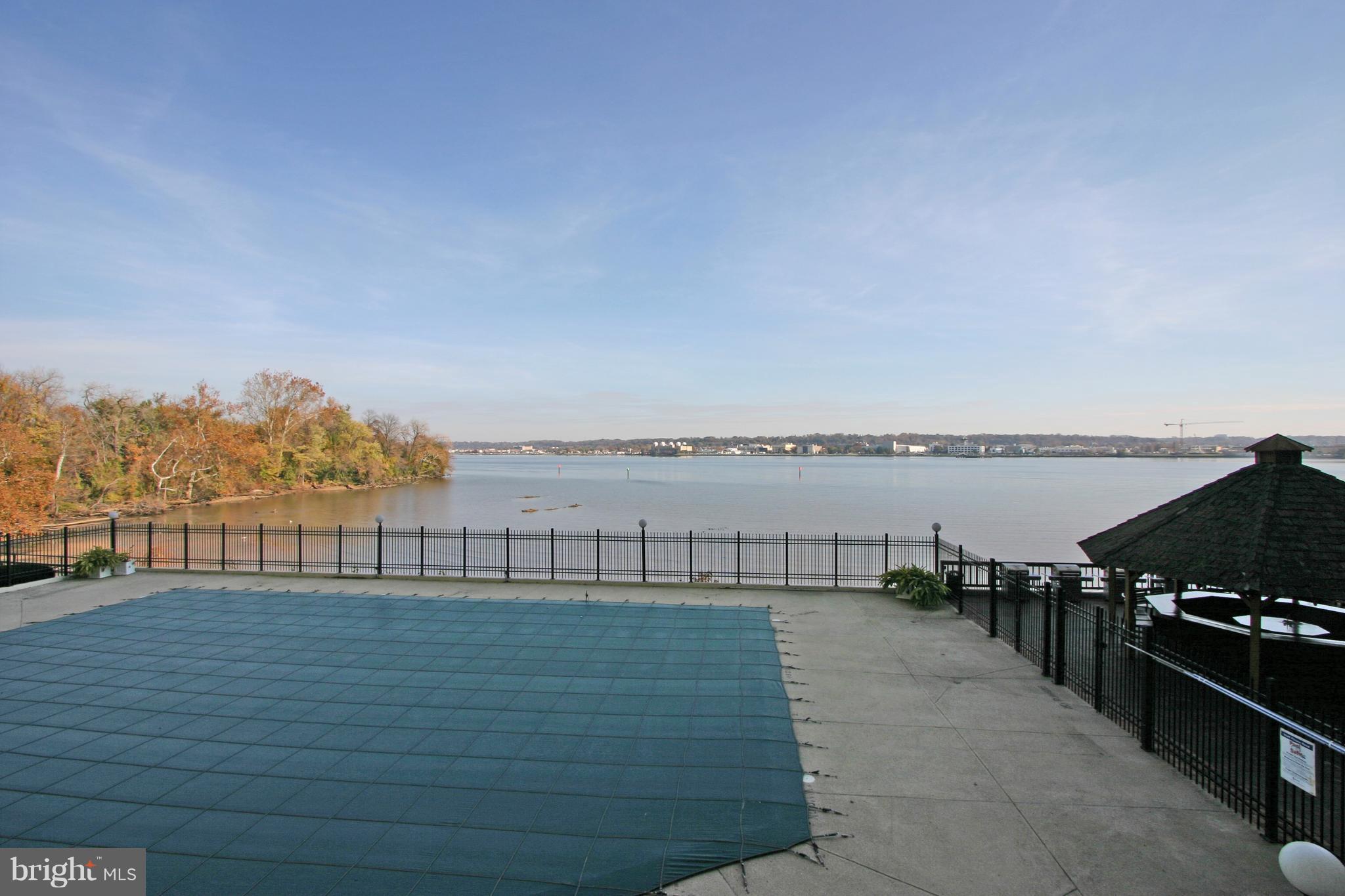 MARINA TOWERS - Residential