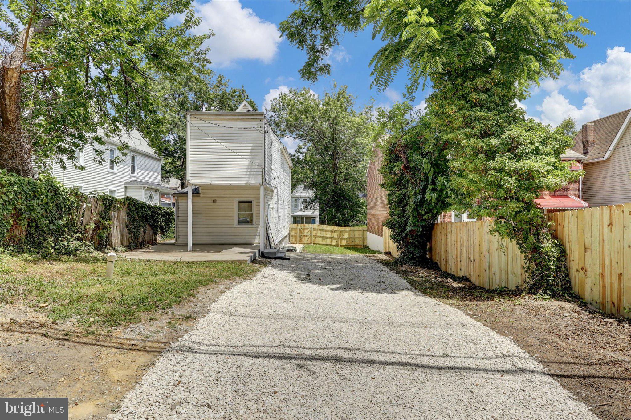 EDNOR GARDENS - LAKESIDE - Residential