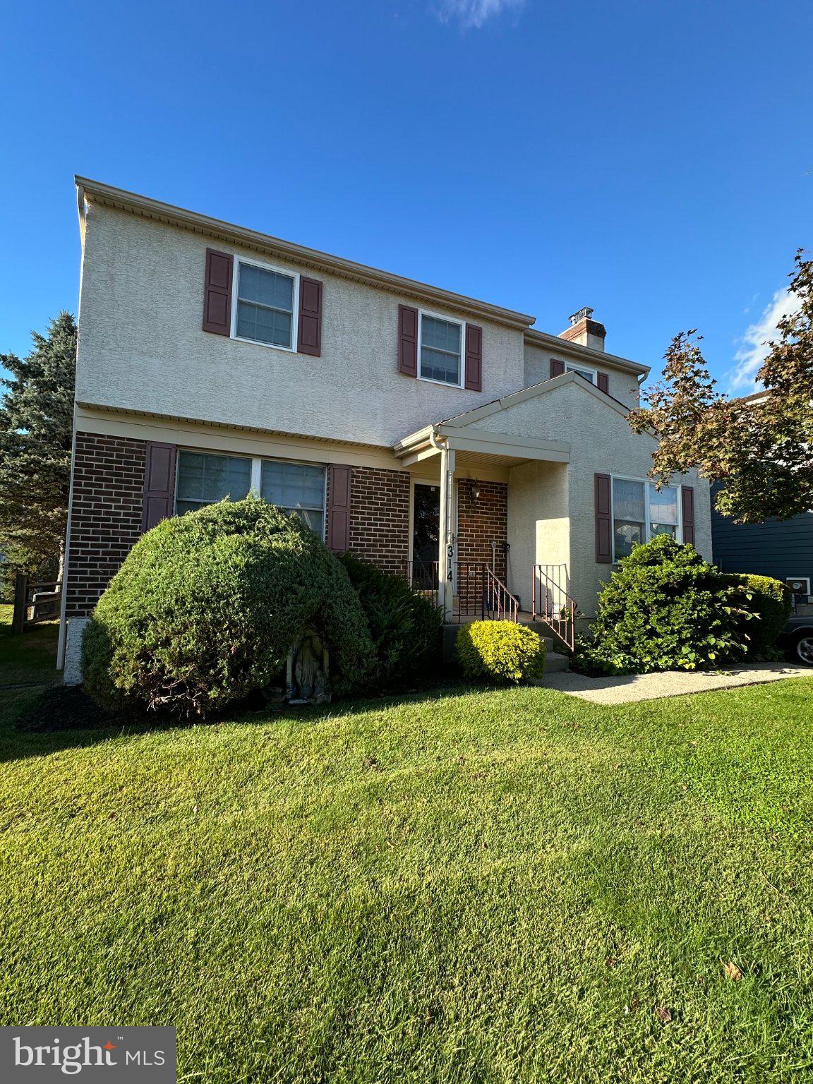 314 GREENBRIAR LANE