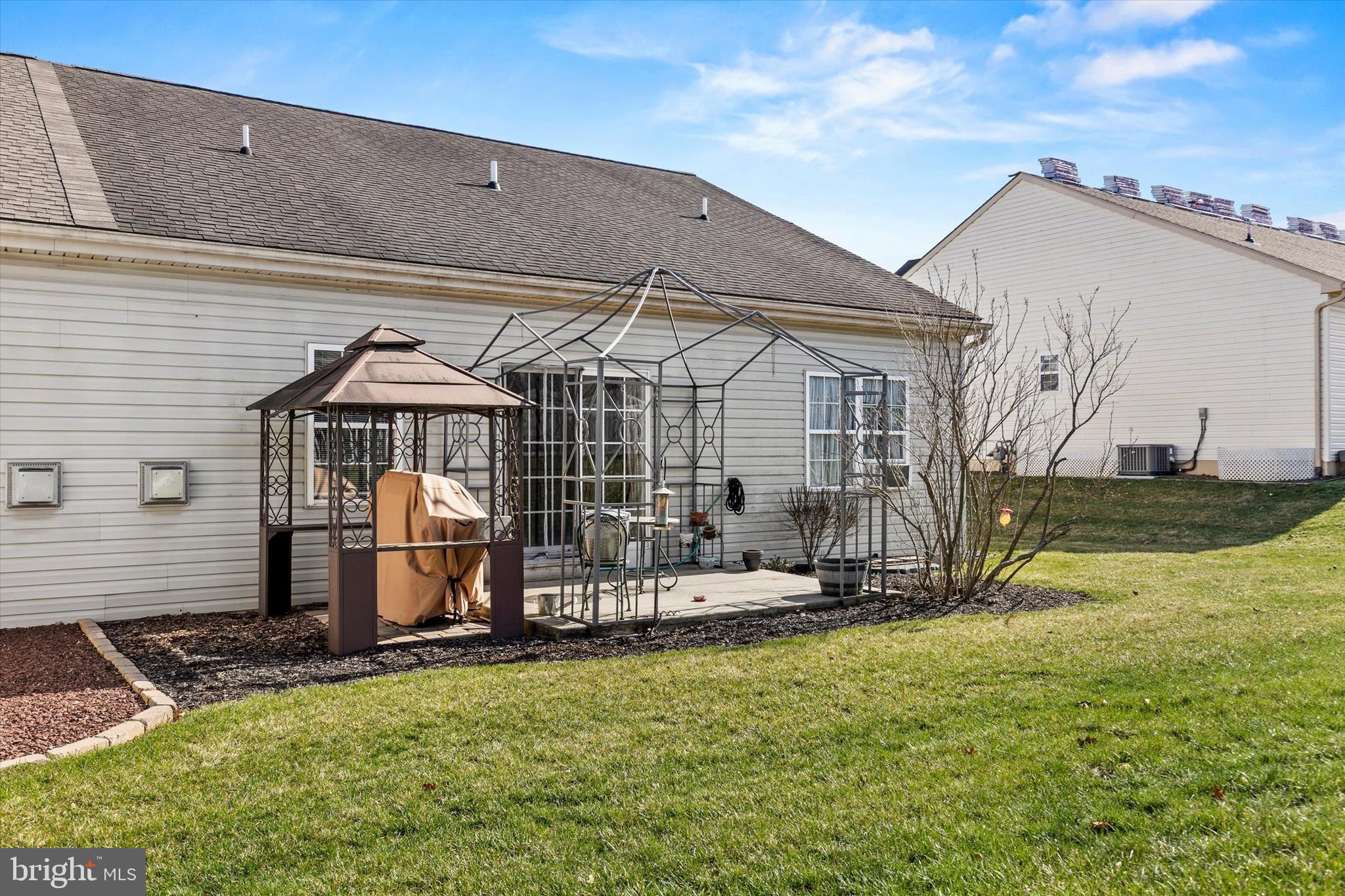 CREEKSIDE - Residential