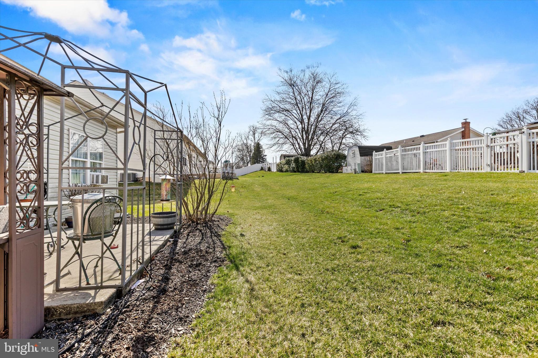 CREEKSIDE - Residential