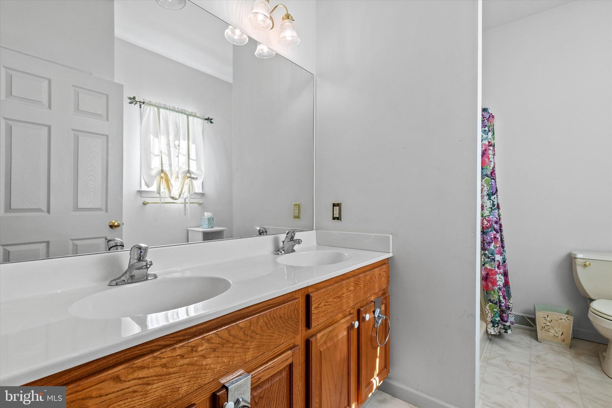 CREEKSIDE - Residential