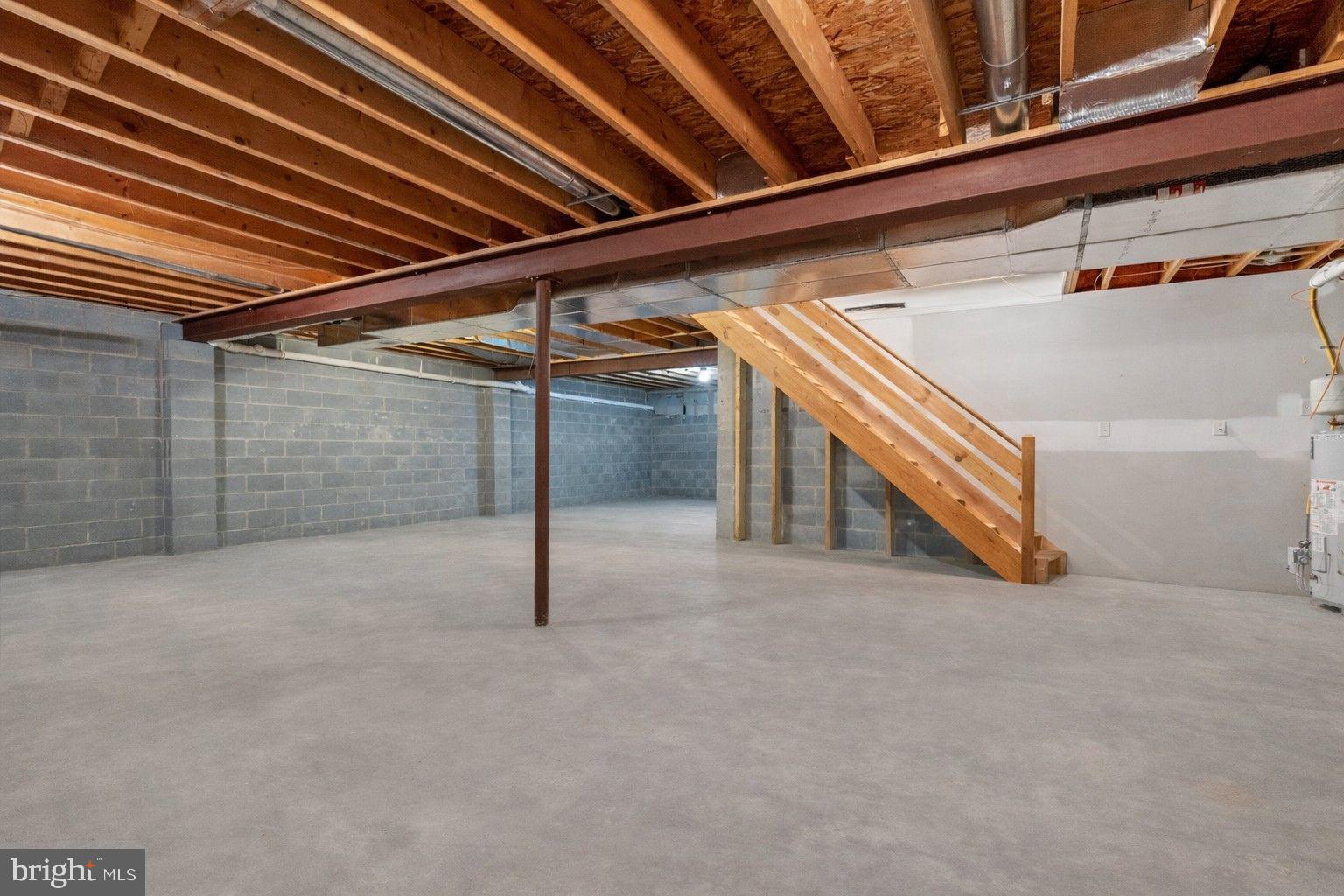 CREEKSIDE - Residential