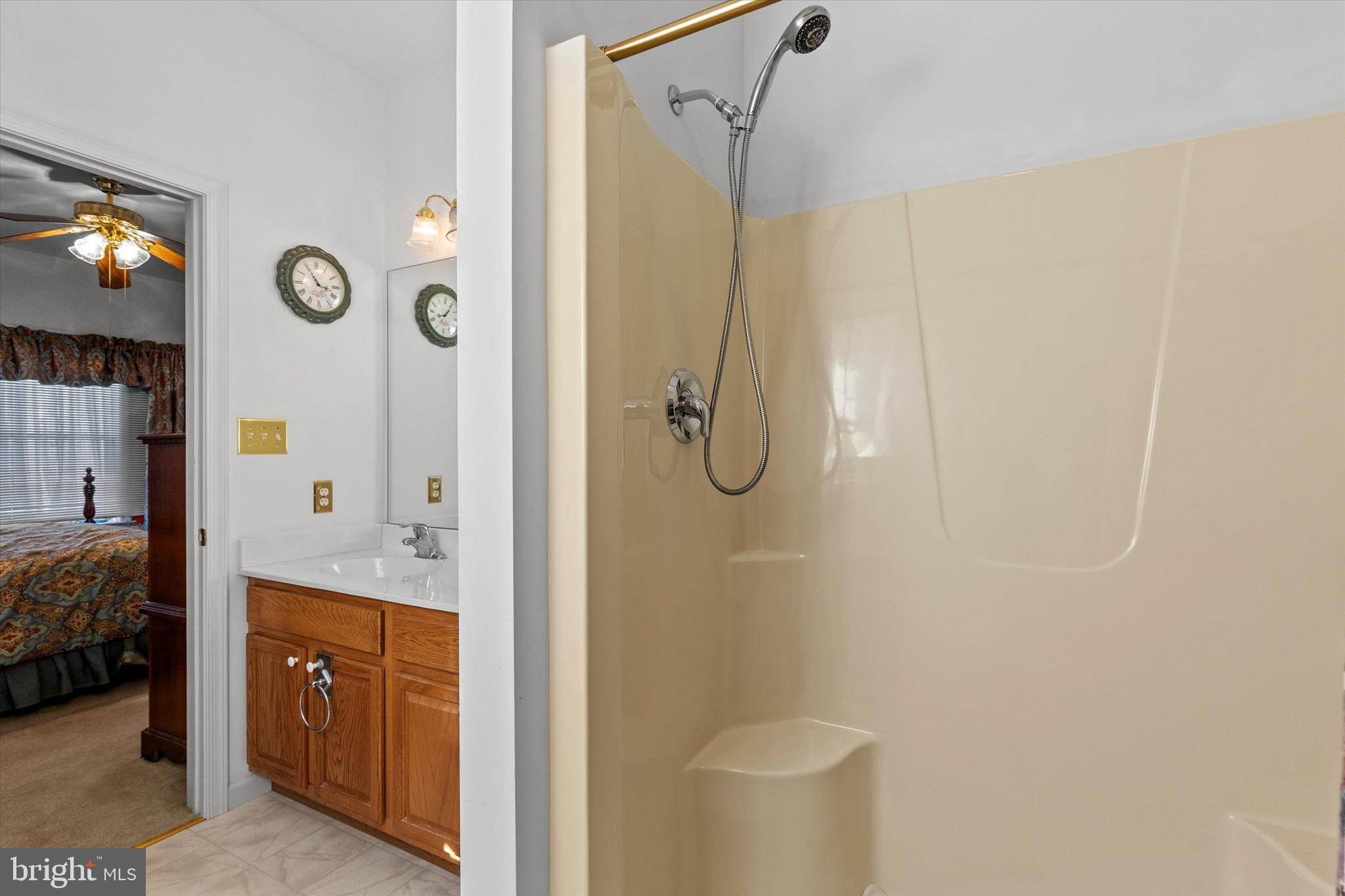 CREEKSIDE - Residential