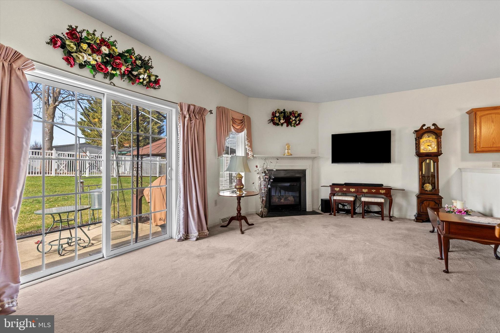 CREEKSIDE - Residential