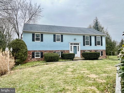 Photo of 6030 Parkside Court, EAST PETERSBURG, PA 17520 (MLS # PALA2081666)