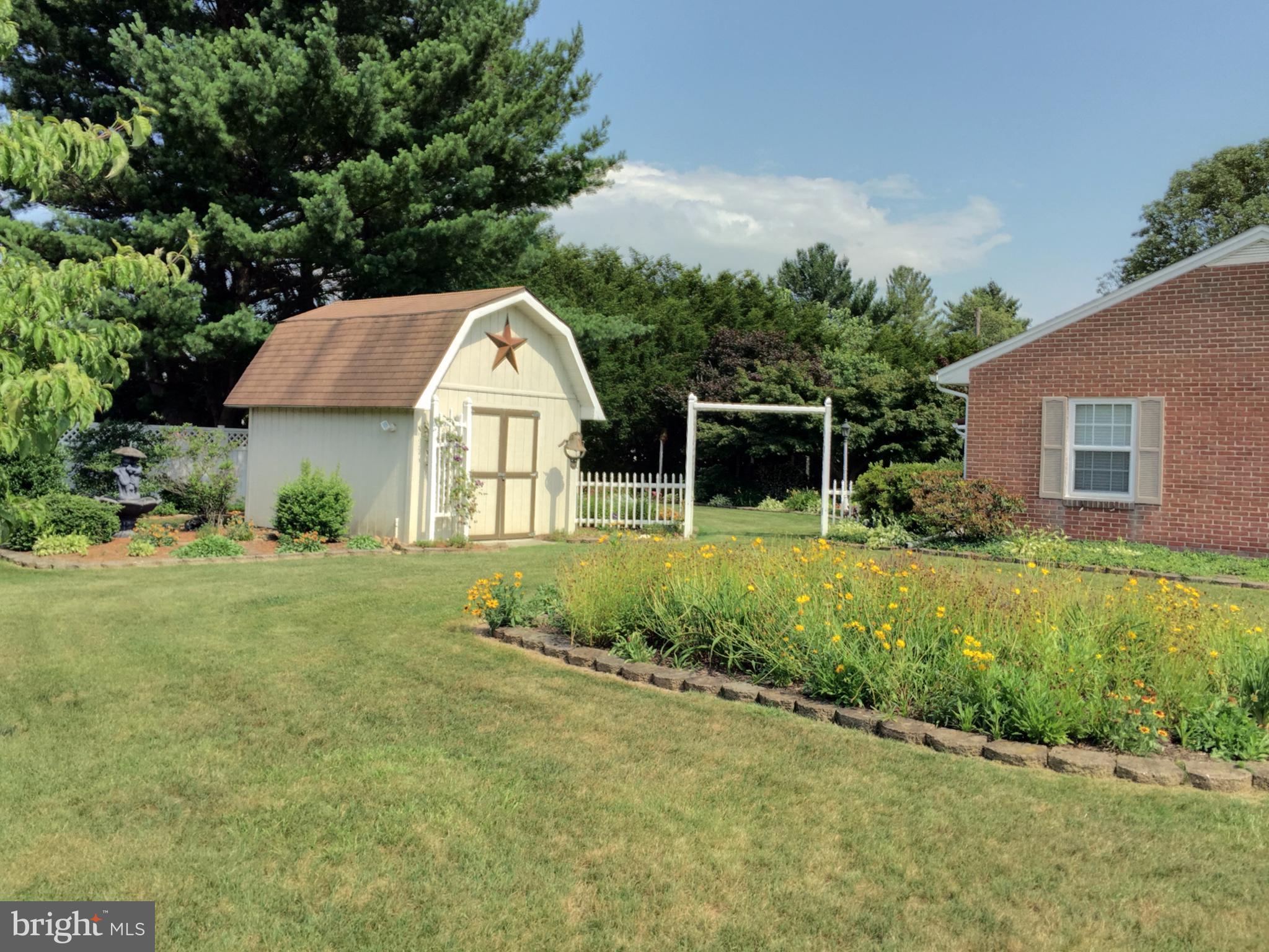 HILLSIDE ESTATES - Residential