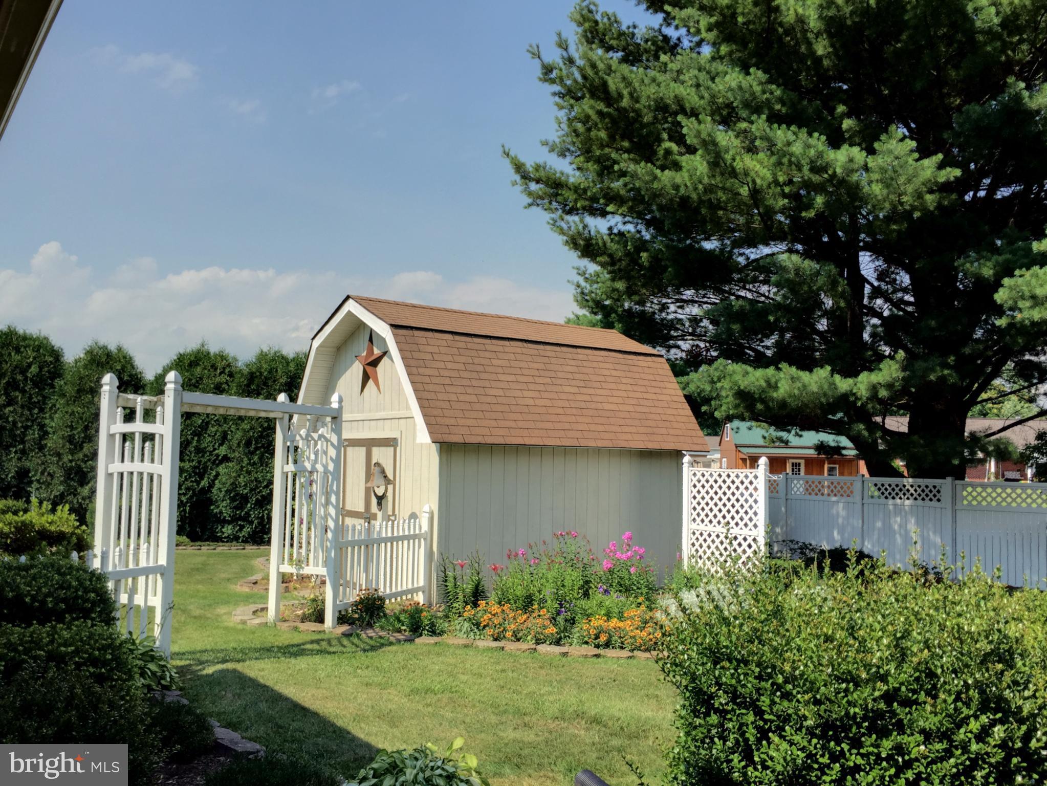 HILLSIDE ESTATES - Residential