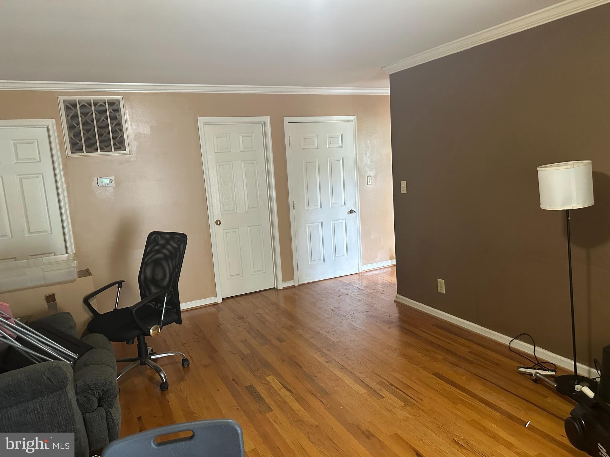 609 CRESTHAVEN COURT