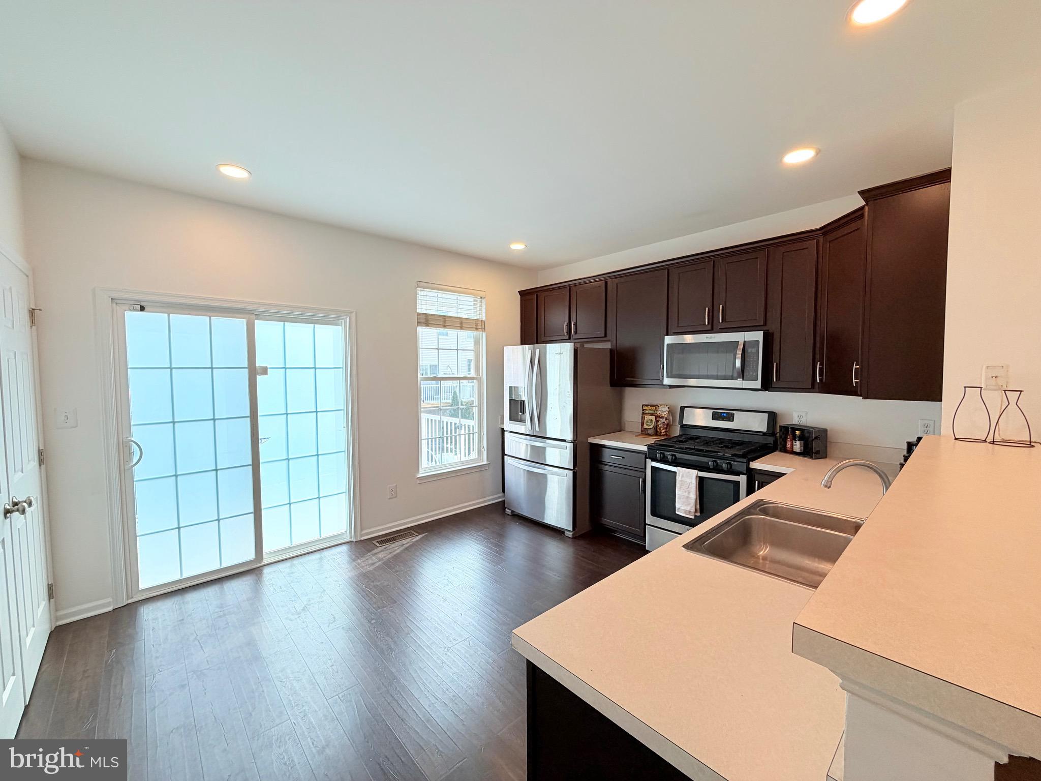 AMBERLEA AT SOUTH RIDING - Residential