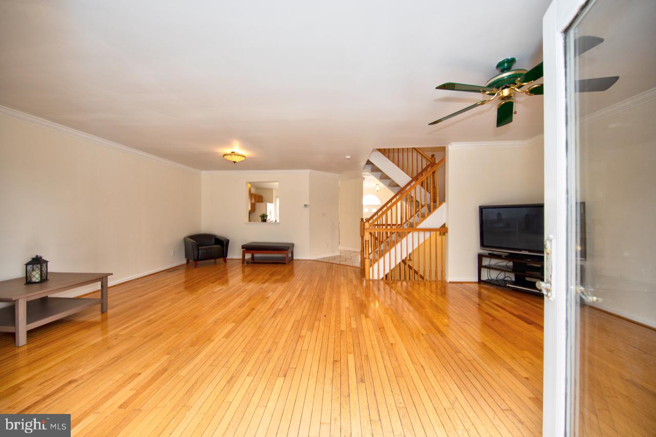 SOUTH HAMPTON - Residential