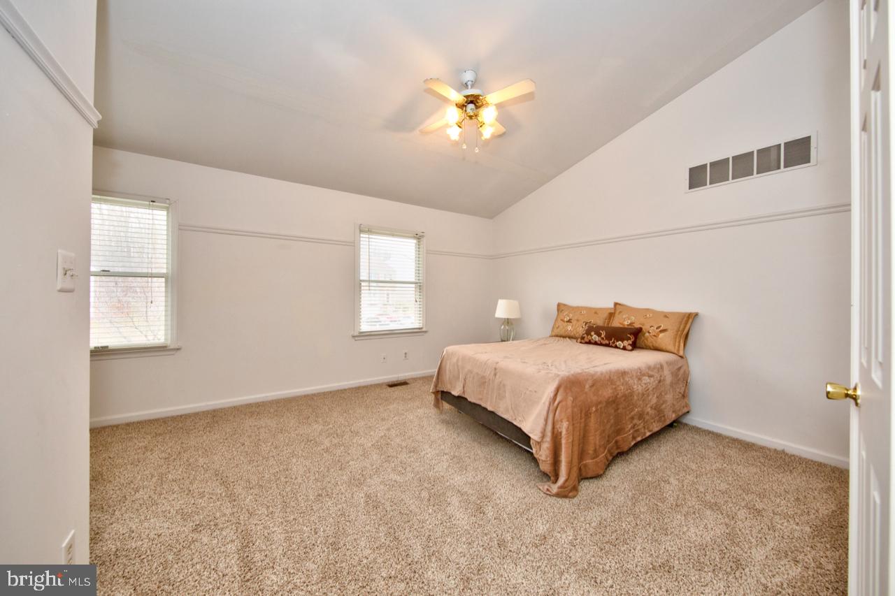 SOUTH HAMPTON - Residential