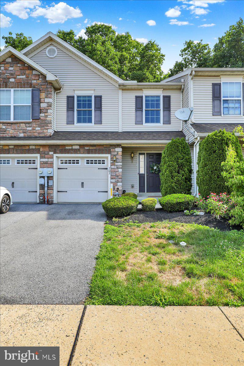 705 CARAMIST CIRCLE