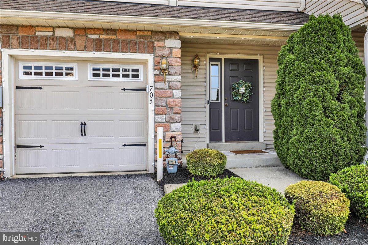 705 CARAMIST CIRCLE