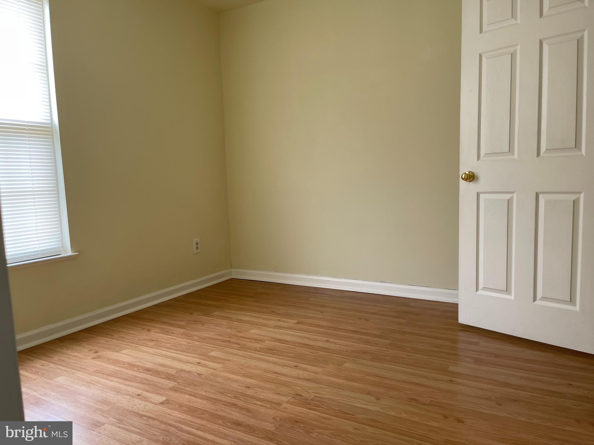 ASHBURN FARM - Residential Lease