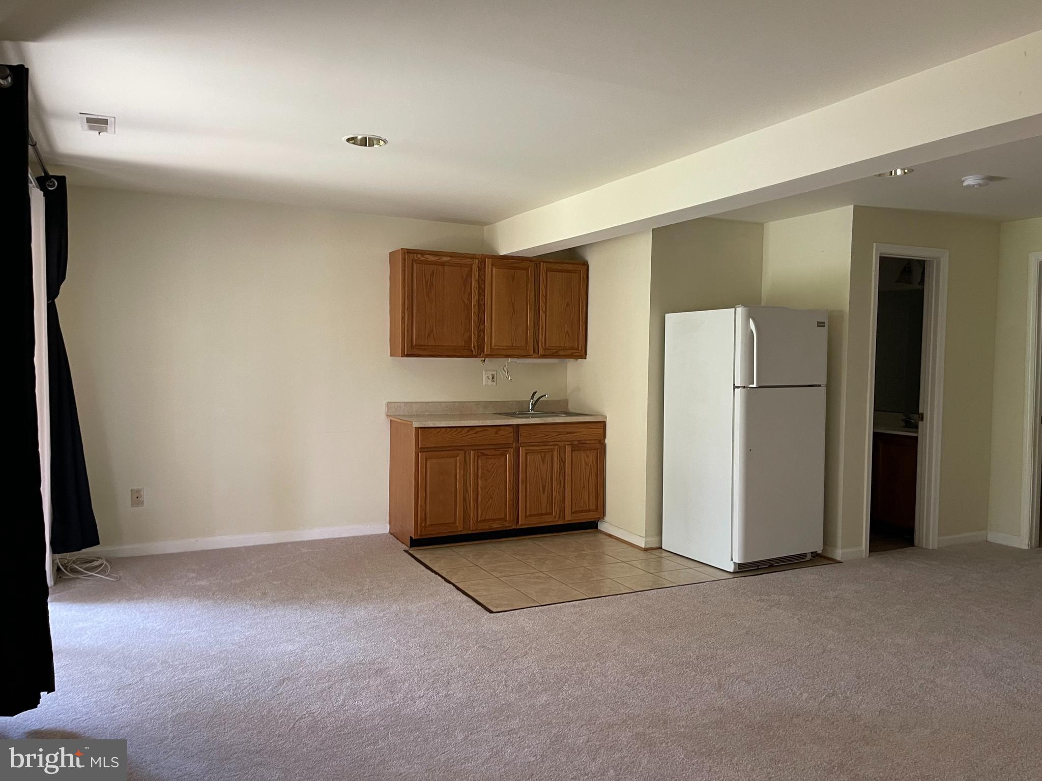 ASHBURN FARM - Residential Lease