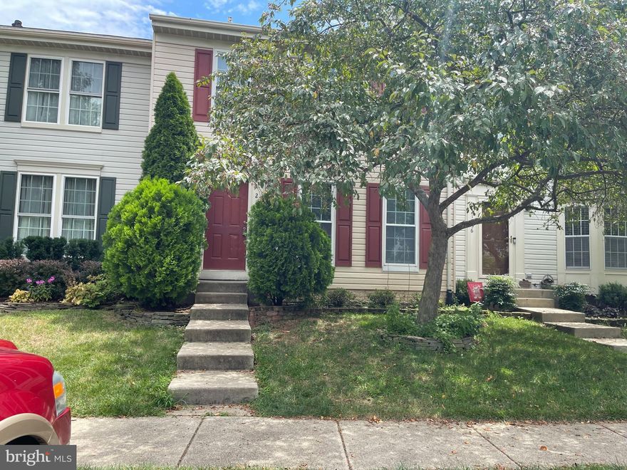 Ready for Move from 11/01/2024 .. Spacious 3 Level Townhouse with 3 bed rooms, 3 full baths and one half bath in Ashburn Farms. Upgraded LVP Flooring in living room , dining room and Bed Rooms. Open Kitchen and Large Deck back to trees. Three Bedrooms and two full baths in upper level. Half bath in main level. Rec Room with Wet Bar Counter and spacious Den, Laundry & 3rd Full Bath in Basement. Close to shopping(Giant, Bank, Star Bucks and other stores). Please Schedule online, showings available now