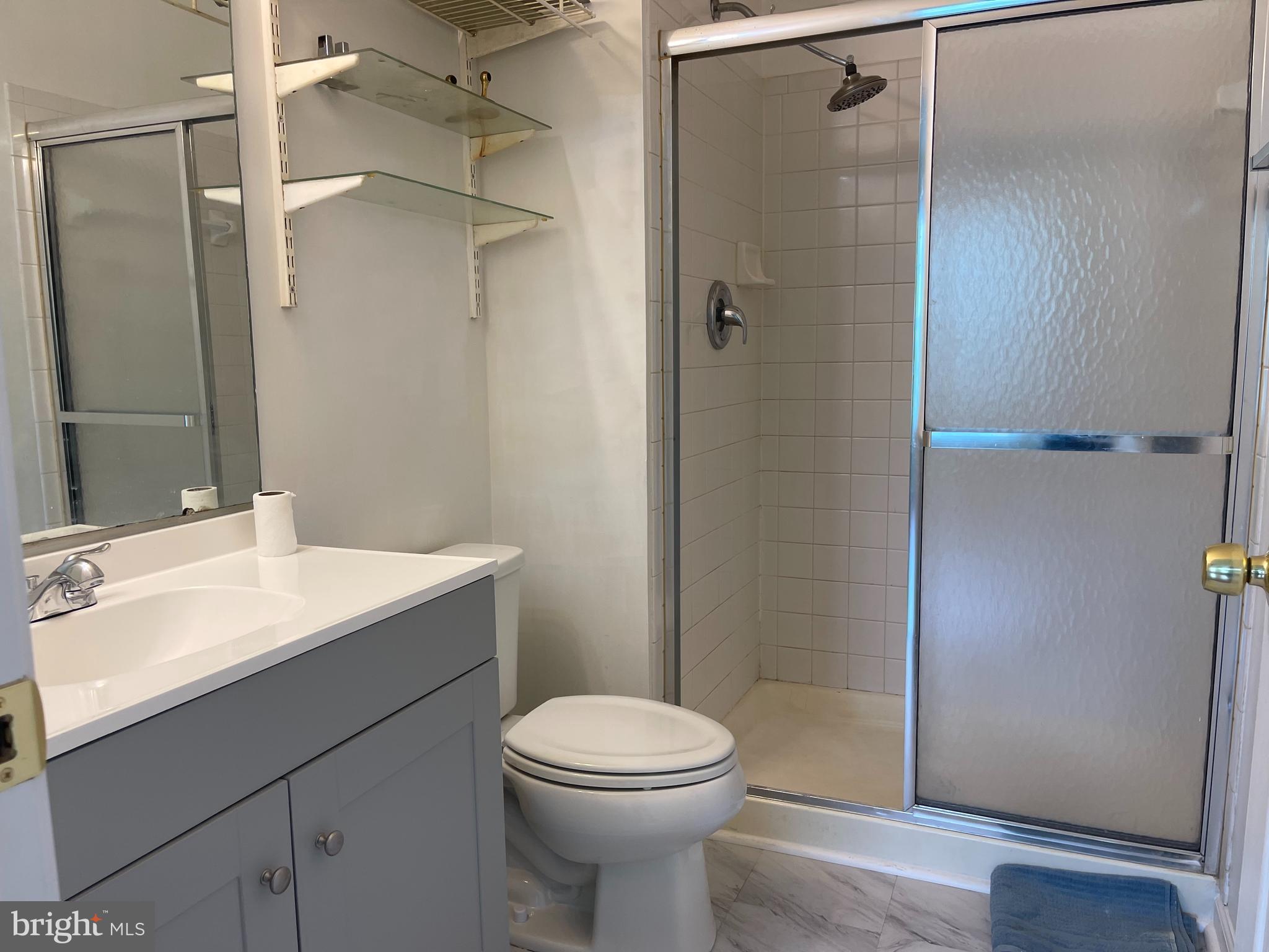 ASHBURN FARM - Residential Lease