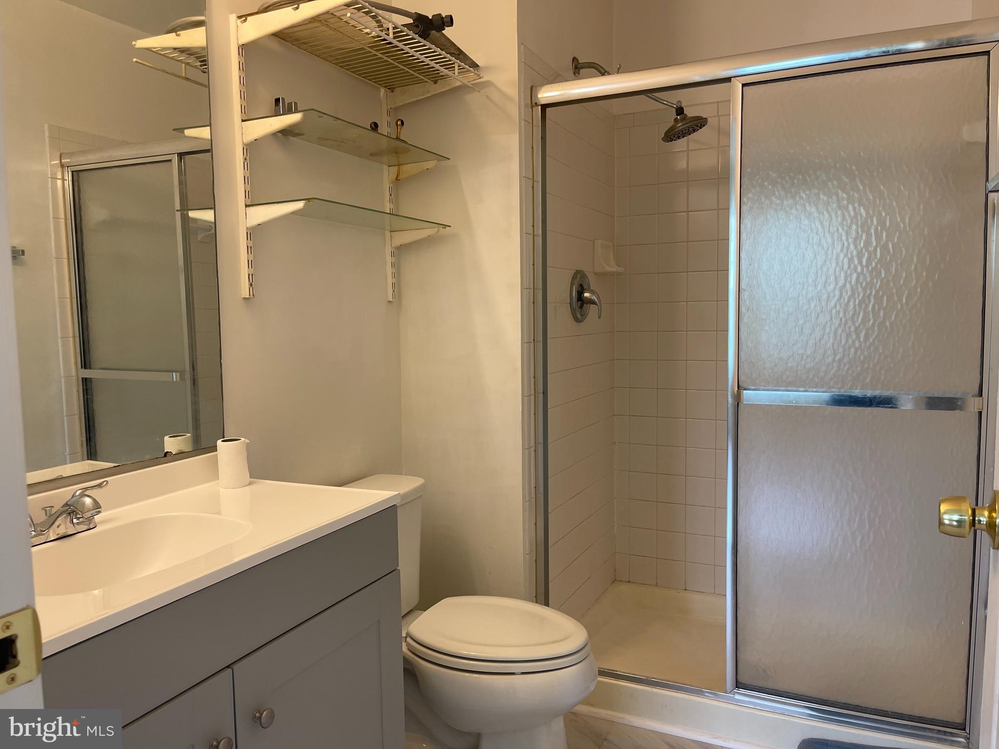 ASHBURN FARM - Residential Lease