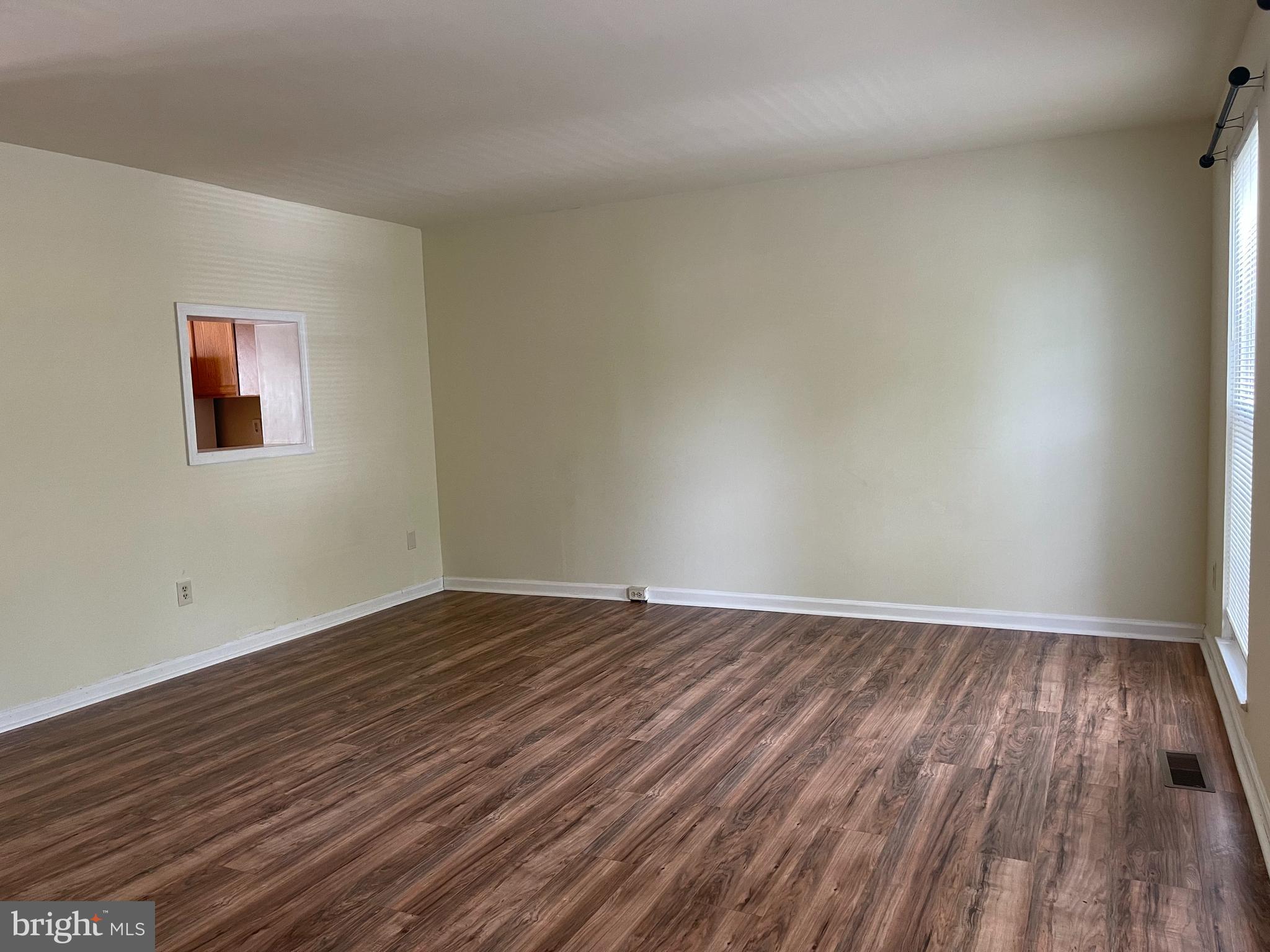 ASHBURN FARM - Residential Lease