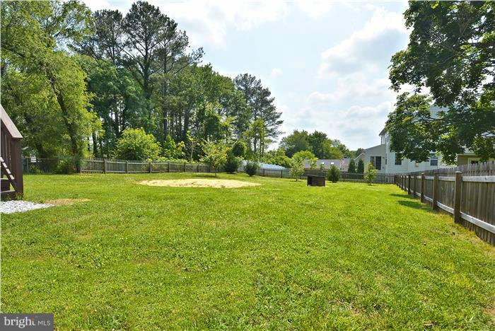 HUNT CLUB ESTATES - Residential