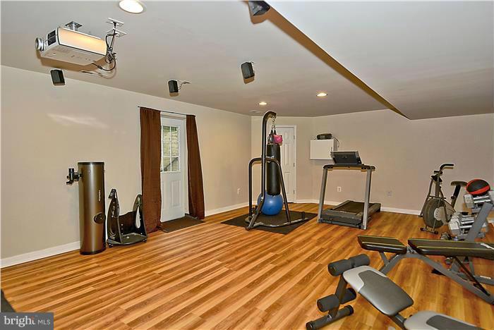 HUNT CLUB ESTATES - Residential