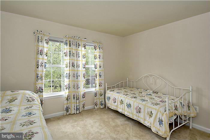 HUNT CLUB ESTATES - Residential