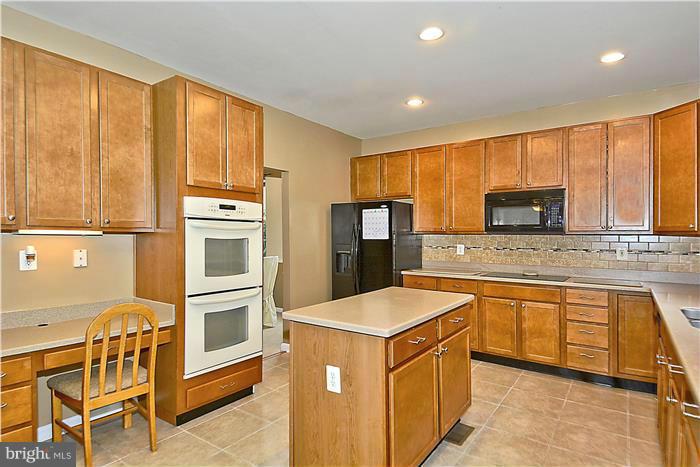 HUNT CLUB ESTATES - Residential