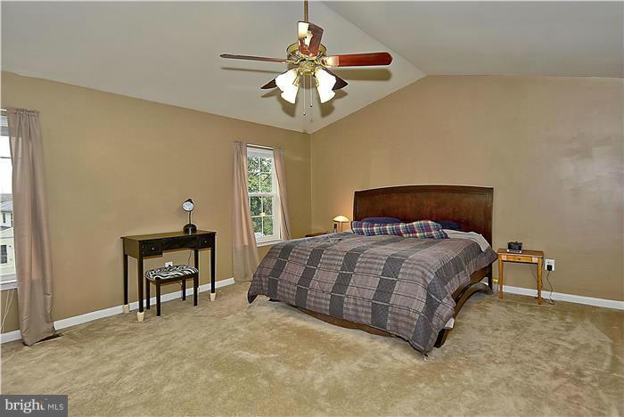 HUNT CLUB ESTATES - Residential