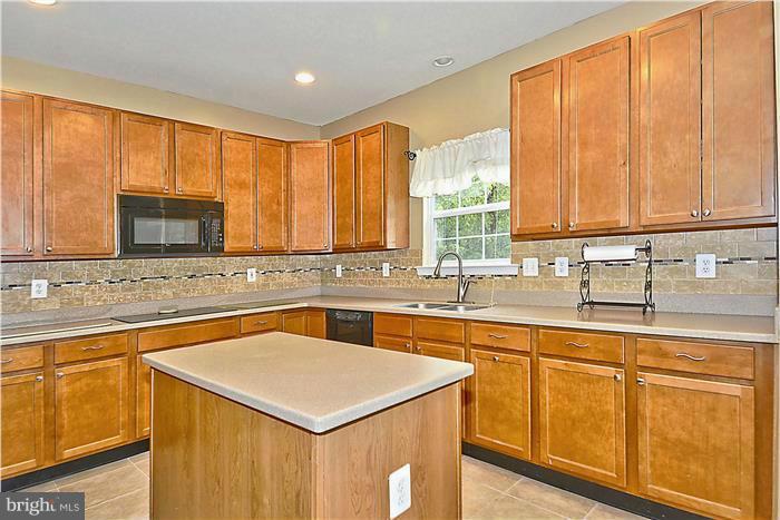 HUNT CLUB ESTATES - Residential