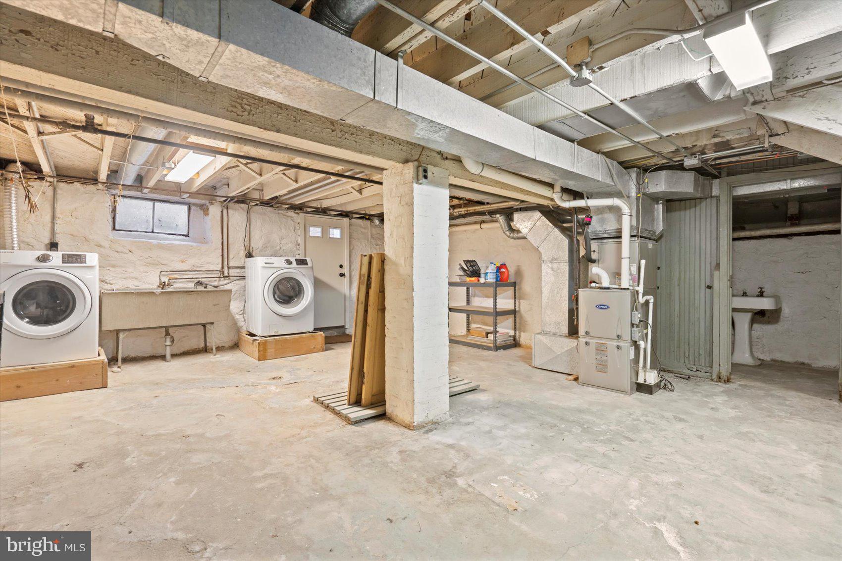 ROLAND PARK - Residential